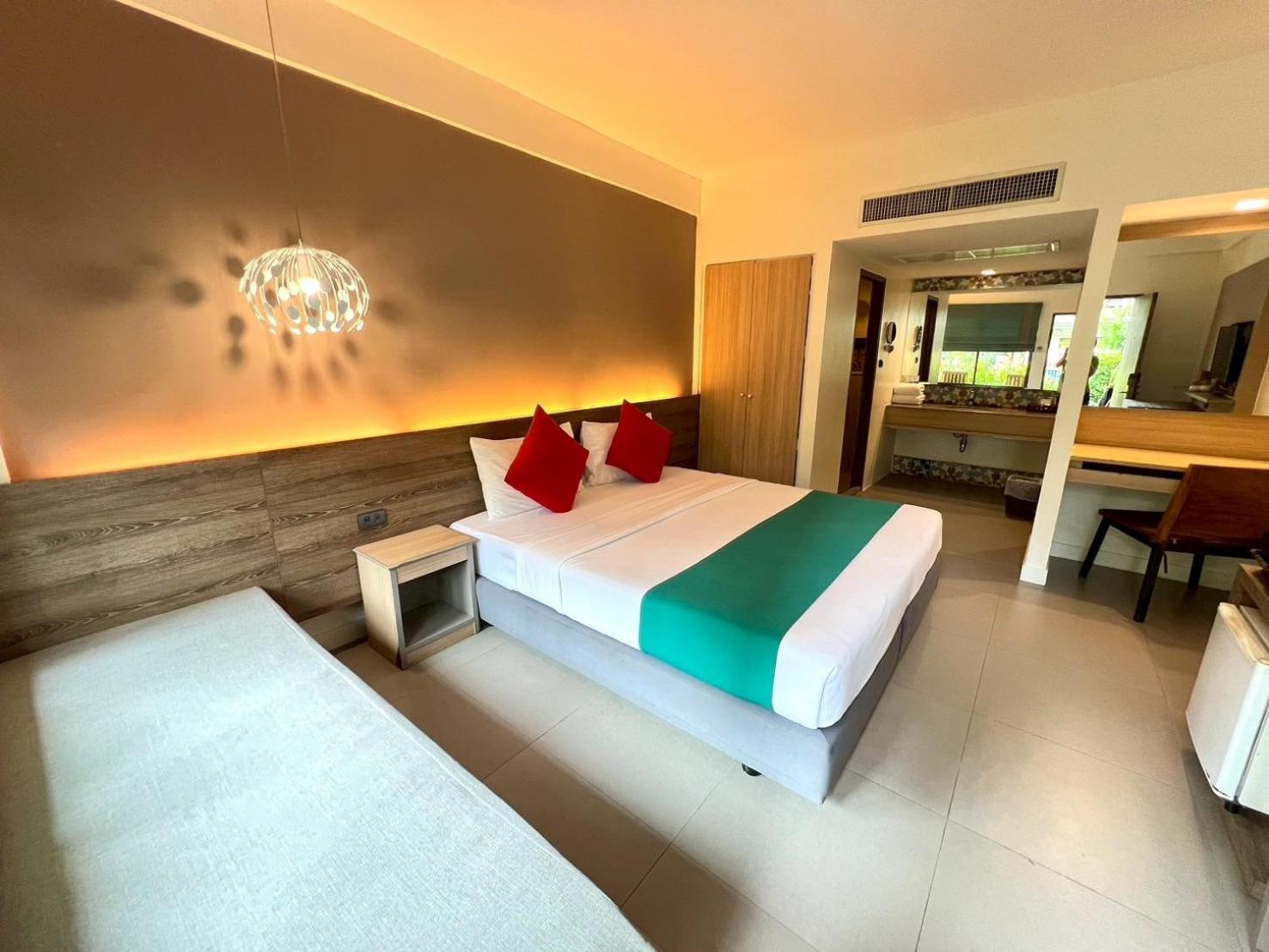 The Viridian Resort - Sha Plus Patong Exterior foto